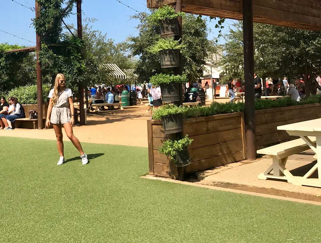 RMD Holisitics client-facing site to showcase services and connect with interested potential patrons.